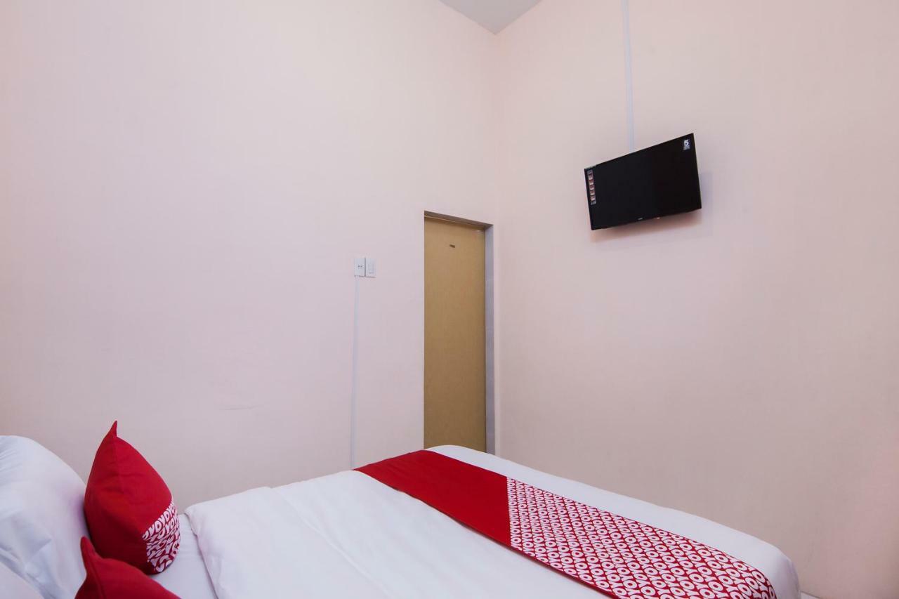 OYO 885 Tangkul Residence Medan Bagian luar foto