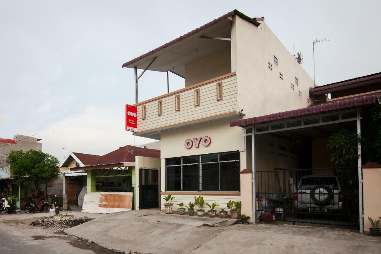 OYO 885 Tangkul Residence Medan Bagian luar foto