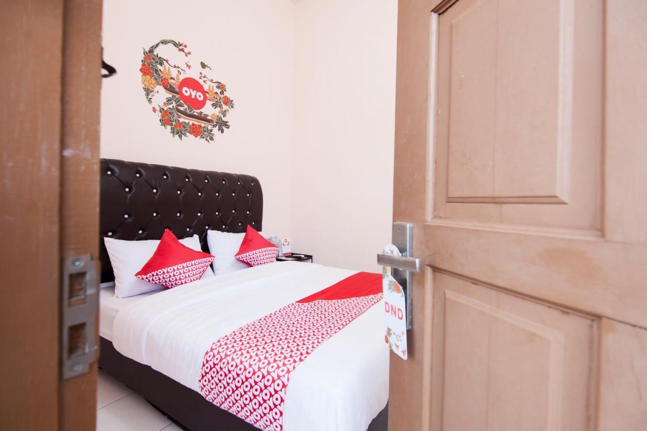 OYO 885 Tangkul Residence Medan Bagian luar foto