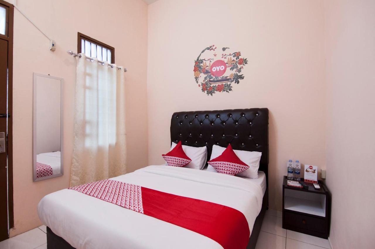 OYO 885 Tangkul Residence Medan Bagian luar foto